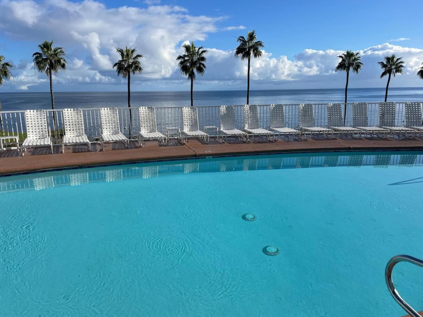 Catalina Island getaway with 6 seat golf cart AC - Apartment with Balcony